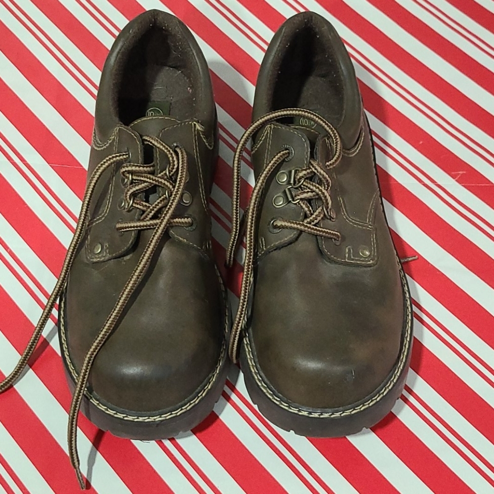 Mens dress shoes size 10.5w